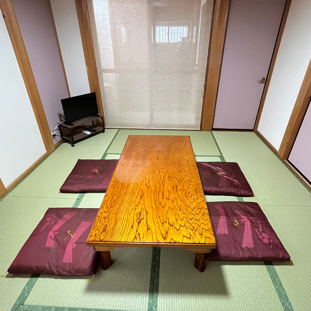 Japanese-style room