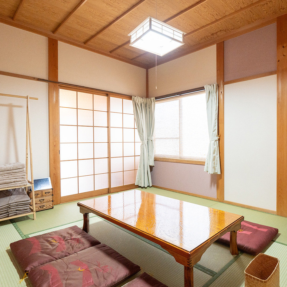 Japanese-style room